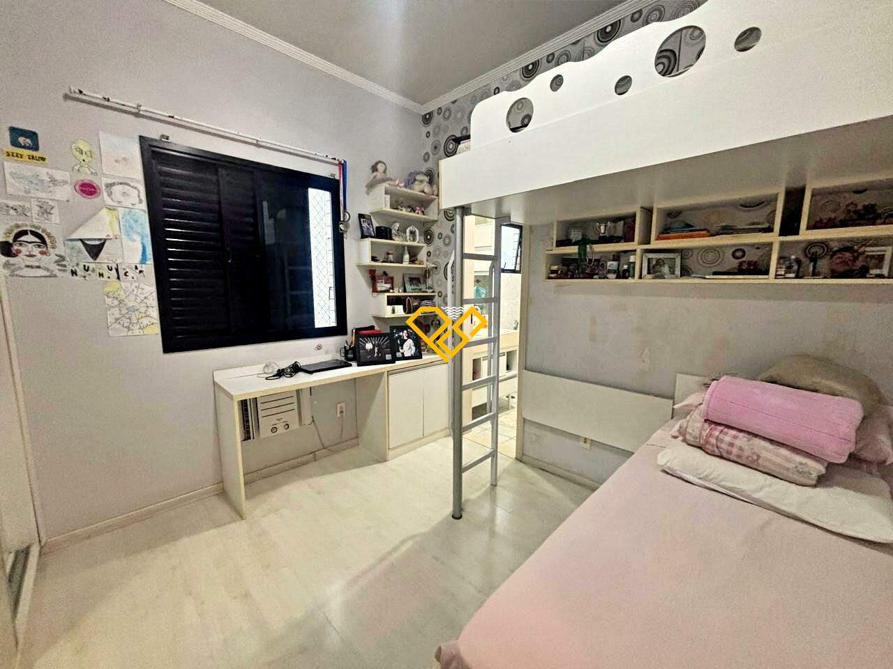 Apartamento à venda no Embaré: Suíte 2