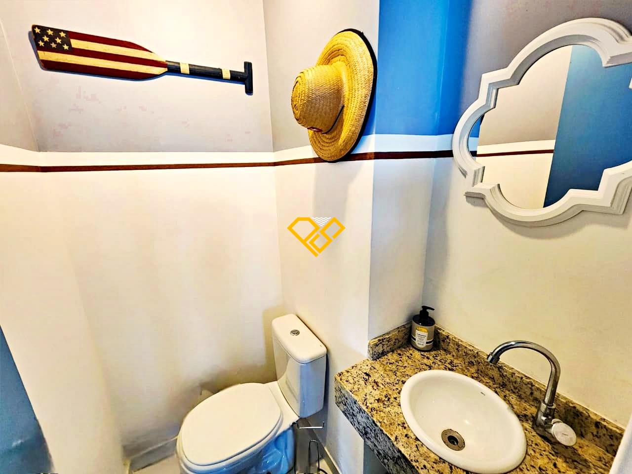 Apartamento Duplex à venda no José Menino: Lavabo