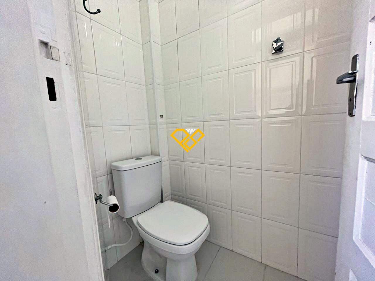 Apartamento à venda no Gonzaga: Wc de serviço