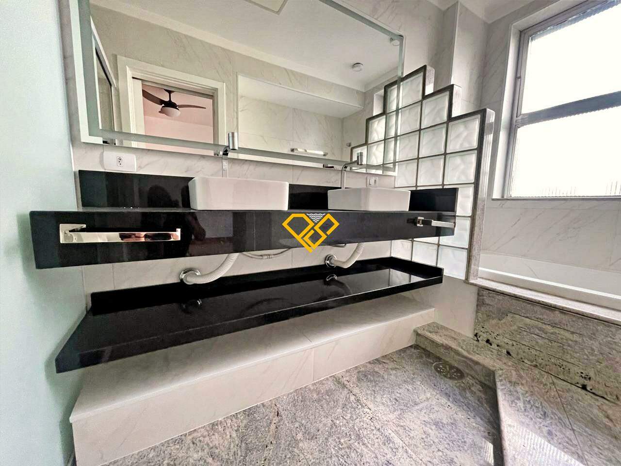 Apartamento à venda no Gonzaga: Wc suíte 1 - master