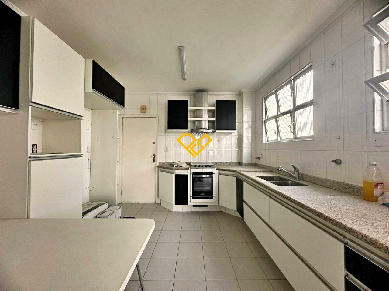Apartamento à venda no Gonzaga: Cozinha