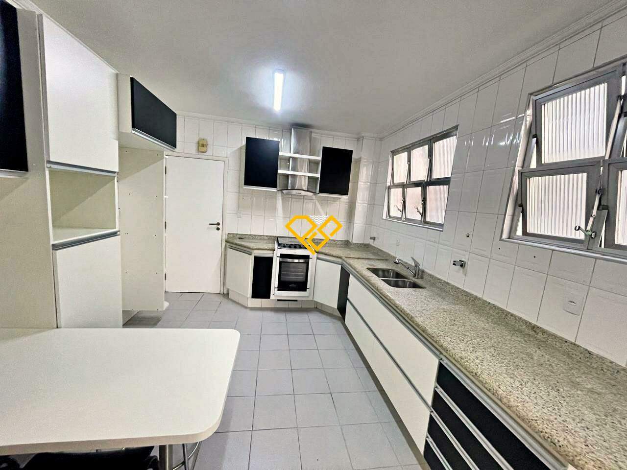 Apartamento à venda no Gonzaga: Cozinha
