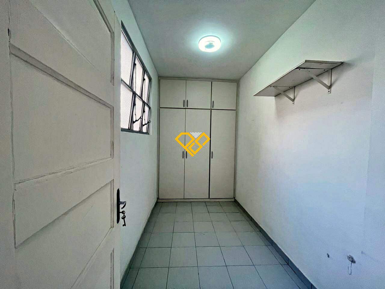Apartamento à venda no Gonzaga: Dependência