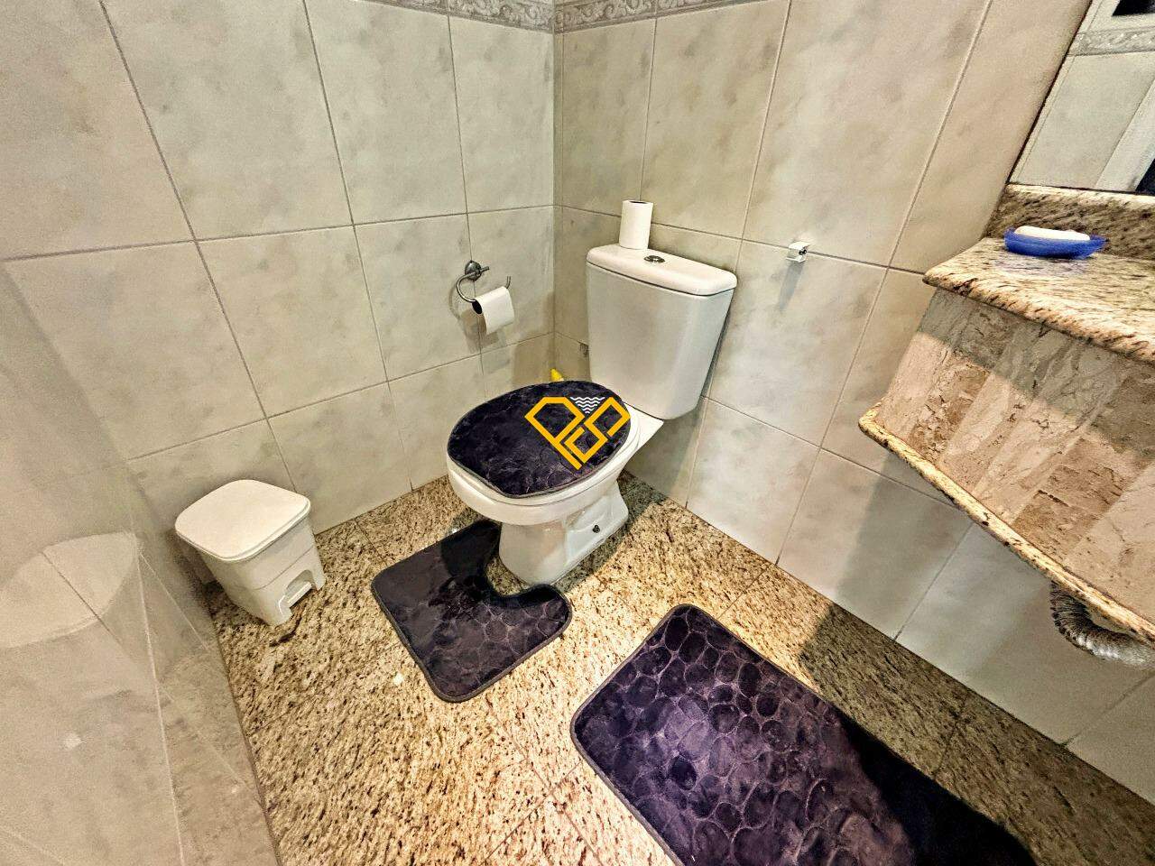 Cobertura à venda no Embaré: Lavabo