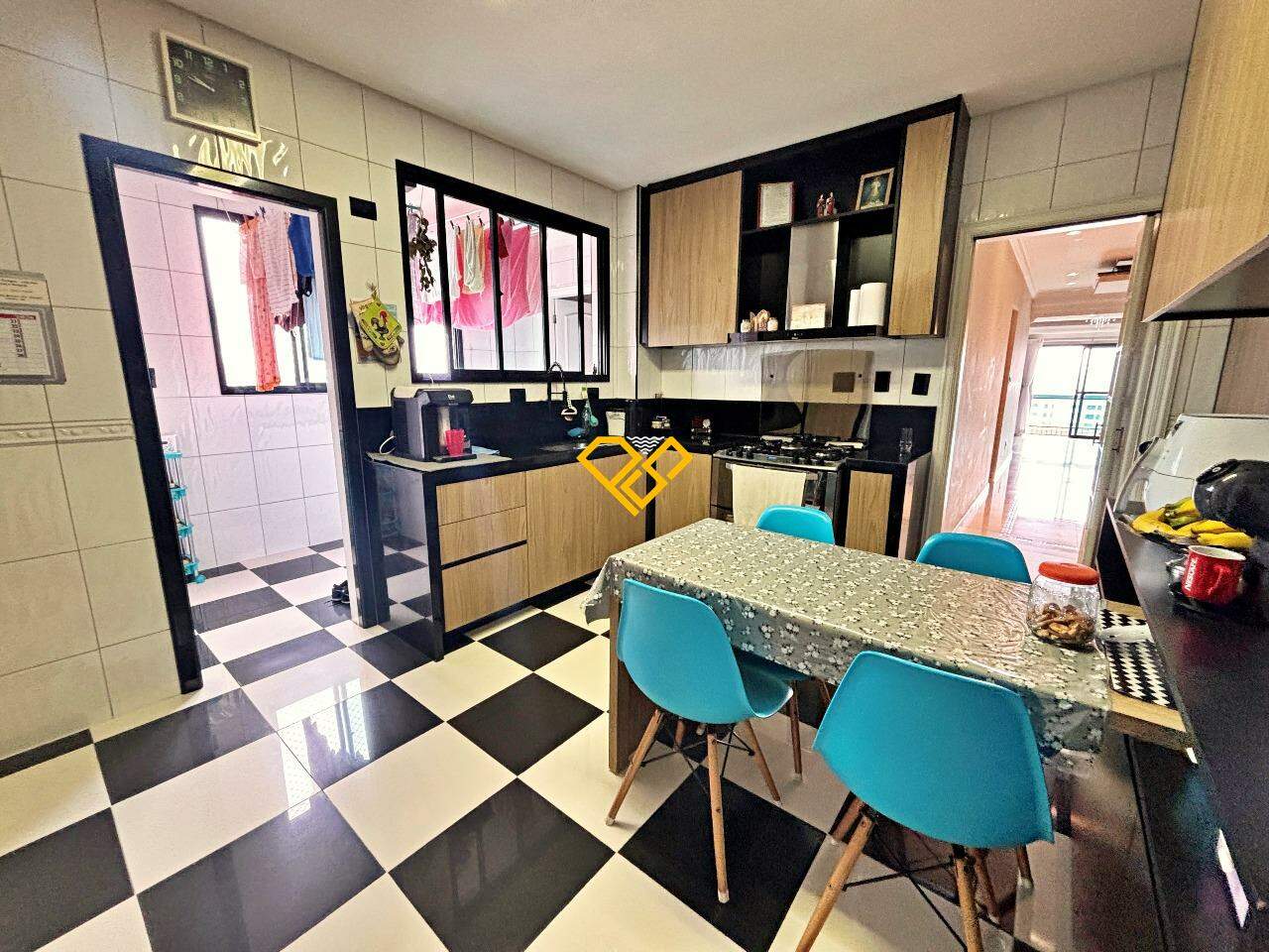 Cobertura à venda no Embaré: Cozinha