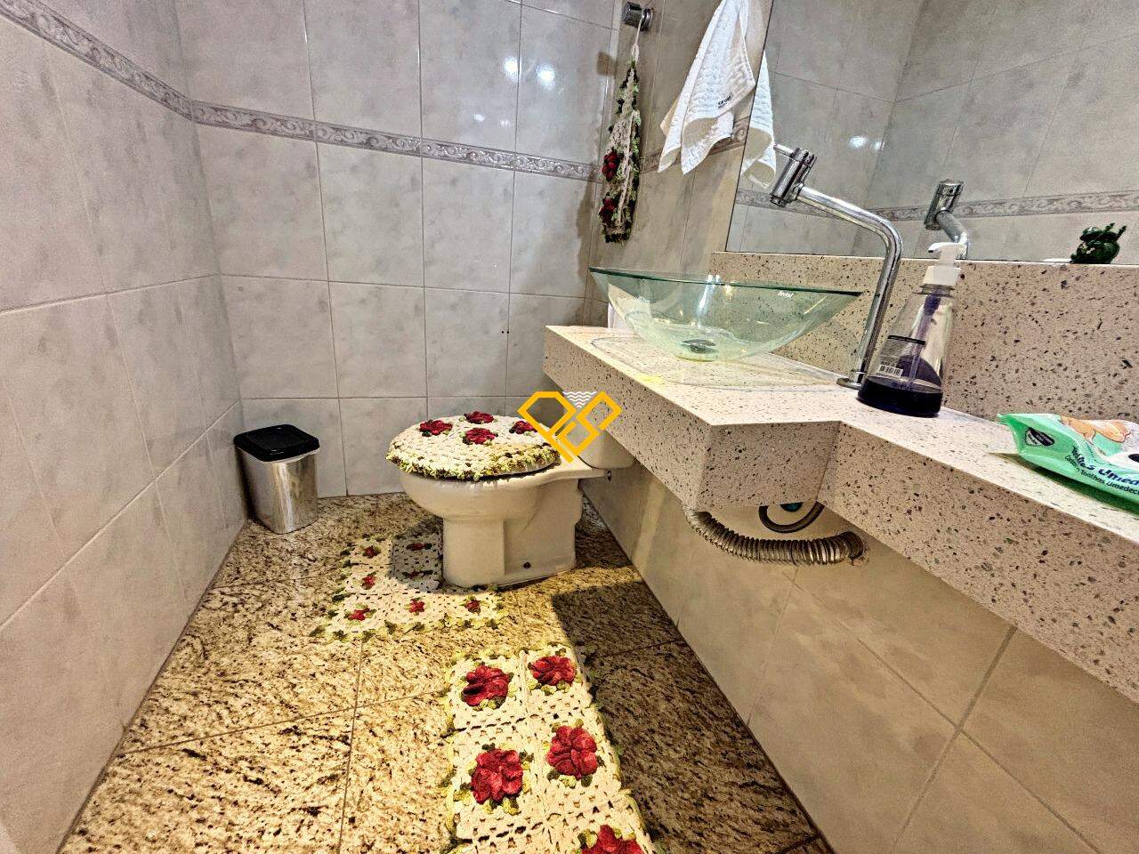 Cobertura à venda no Embaré: Lavabo
