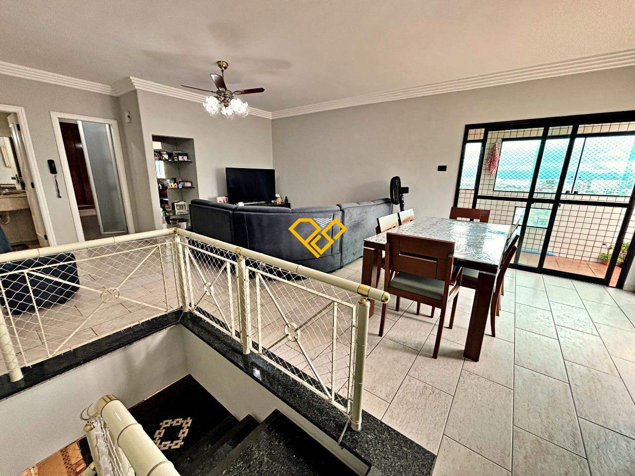 Cobertura à venda no Embaré: Sala 2° piso
