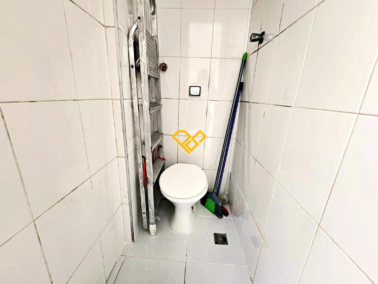 Apartamento à venda no Boqueirão: Wc de serviço