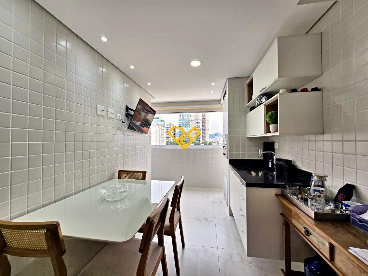 Apartamento à venda no Boqueirão: Varanda com churrasqueira