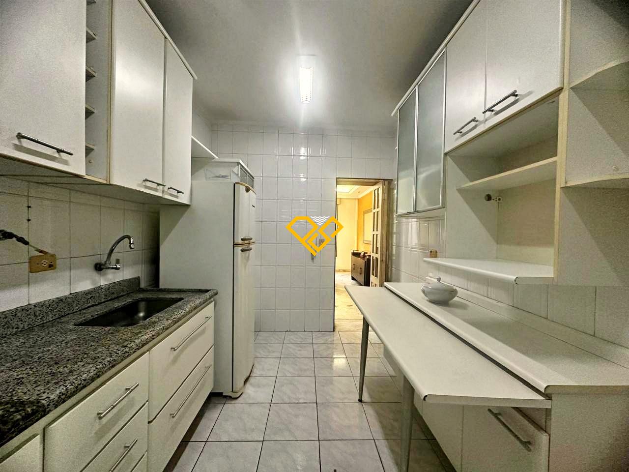 Apartamento à venda no Gonzaga: Cozinha