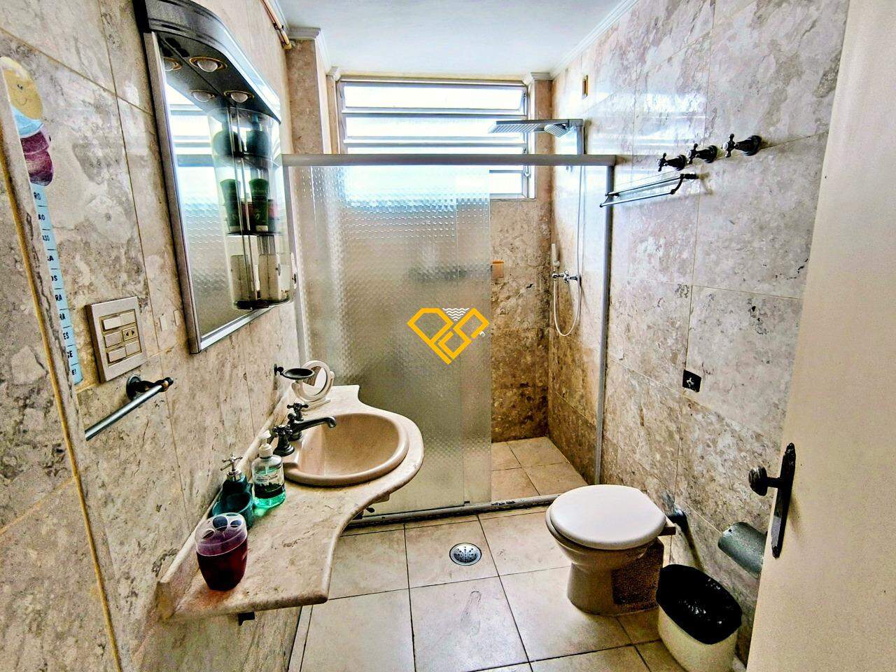 Apartamento à venda no Gonzaga: Wc social