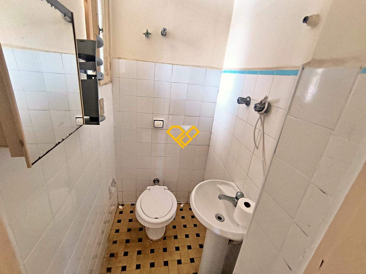 Apartamento à venda no Gonzaga: Wc de serviço