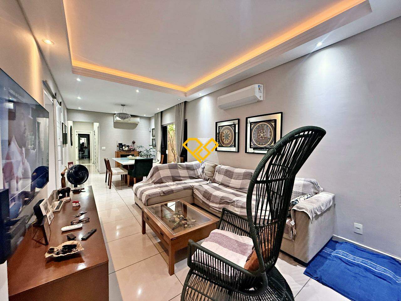 Sobreposta Baixa à venda no Embaré: Sala