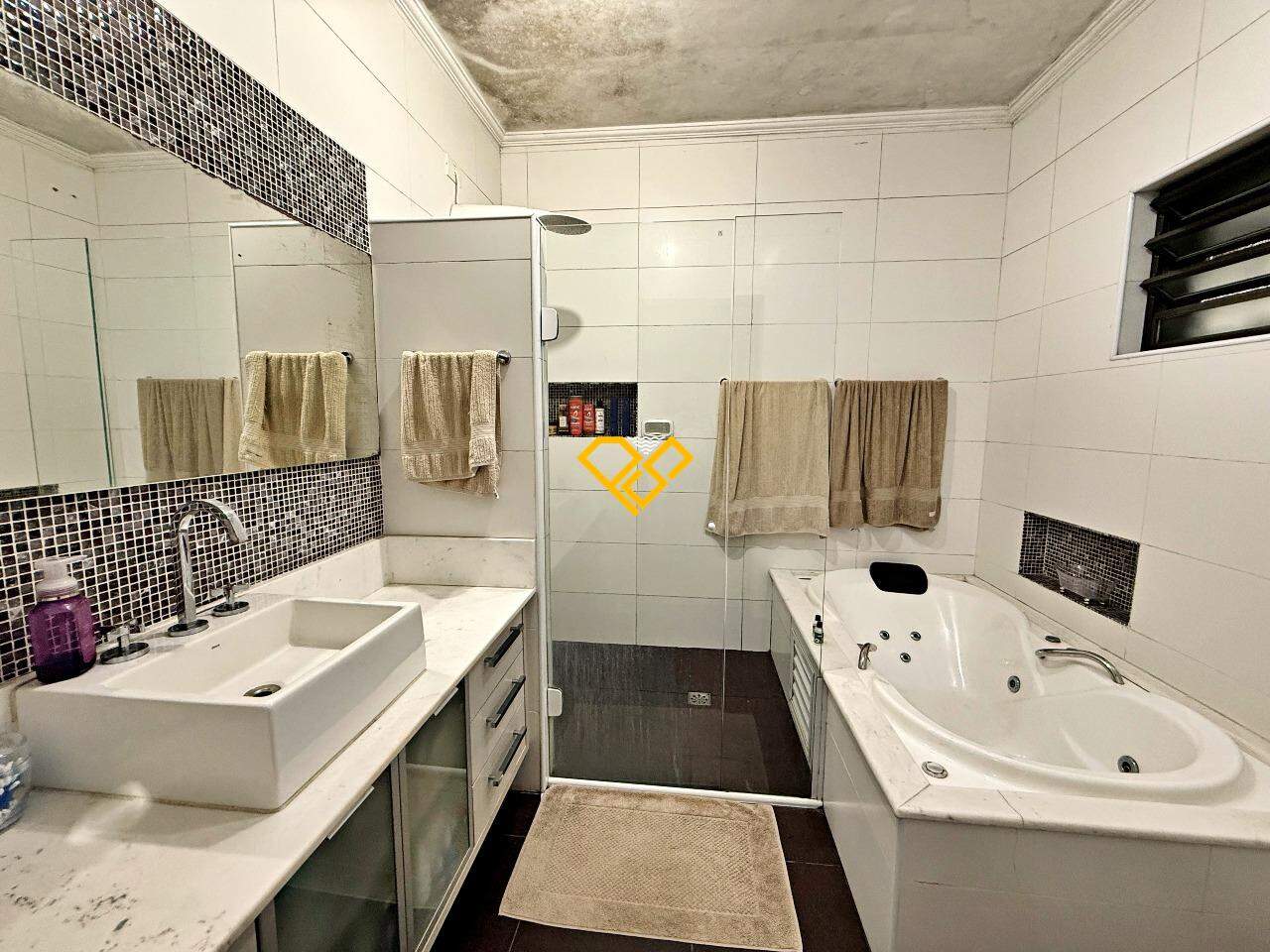 Casa à venda no Embaré: Wc suíte