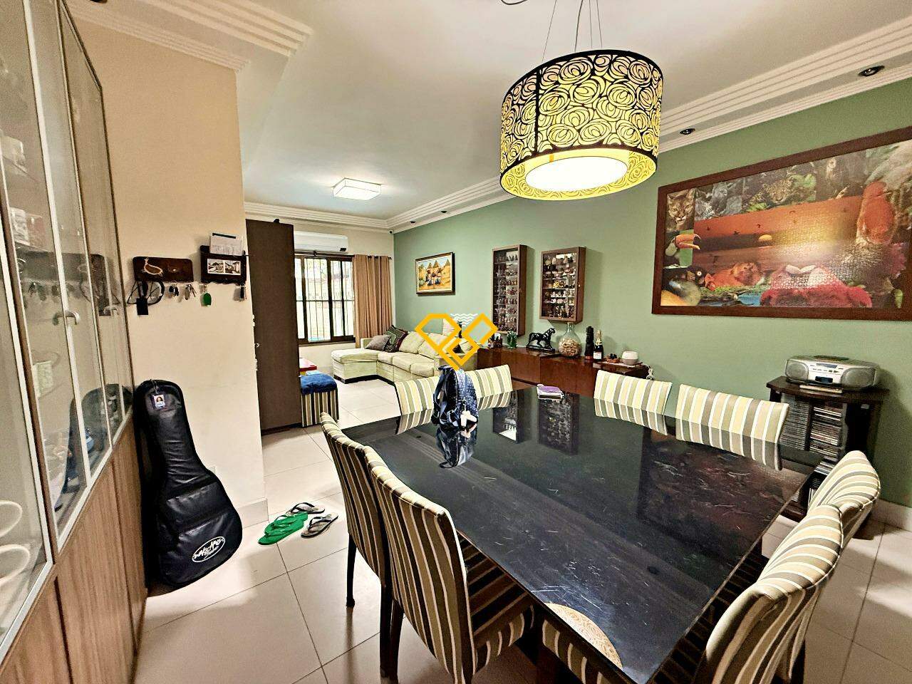 Casa à venda no Embaré: Sala