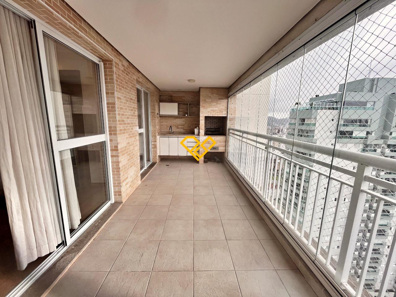 Apartamento para aluguel no Gonzaga: Varanda com churrasqueira