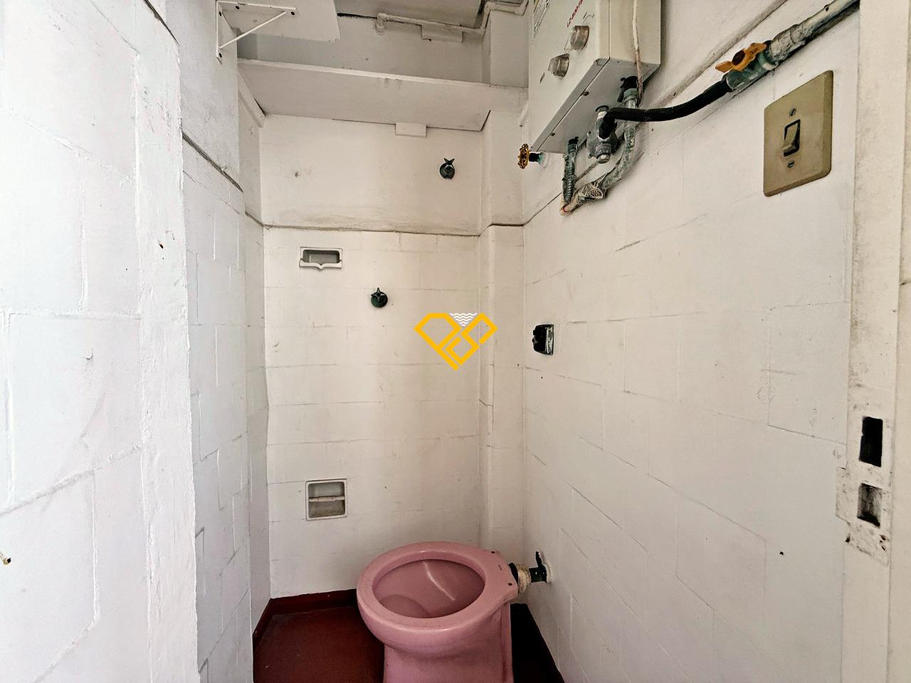 Apartamento à venda no Boqueirão: Wc de serviço