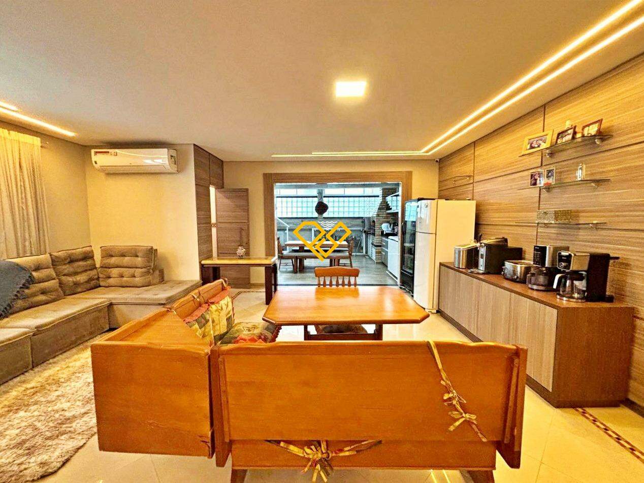 Sobreposta Alta à venda no Embaré: Sala 2° piso
