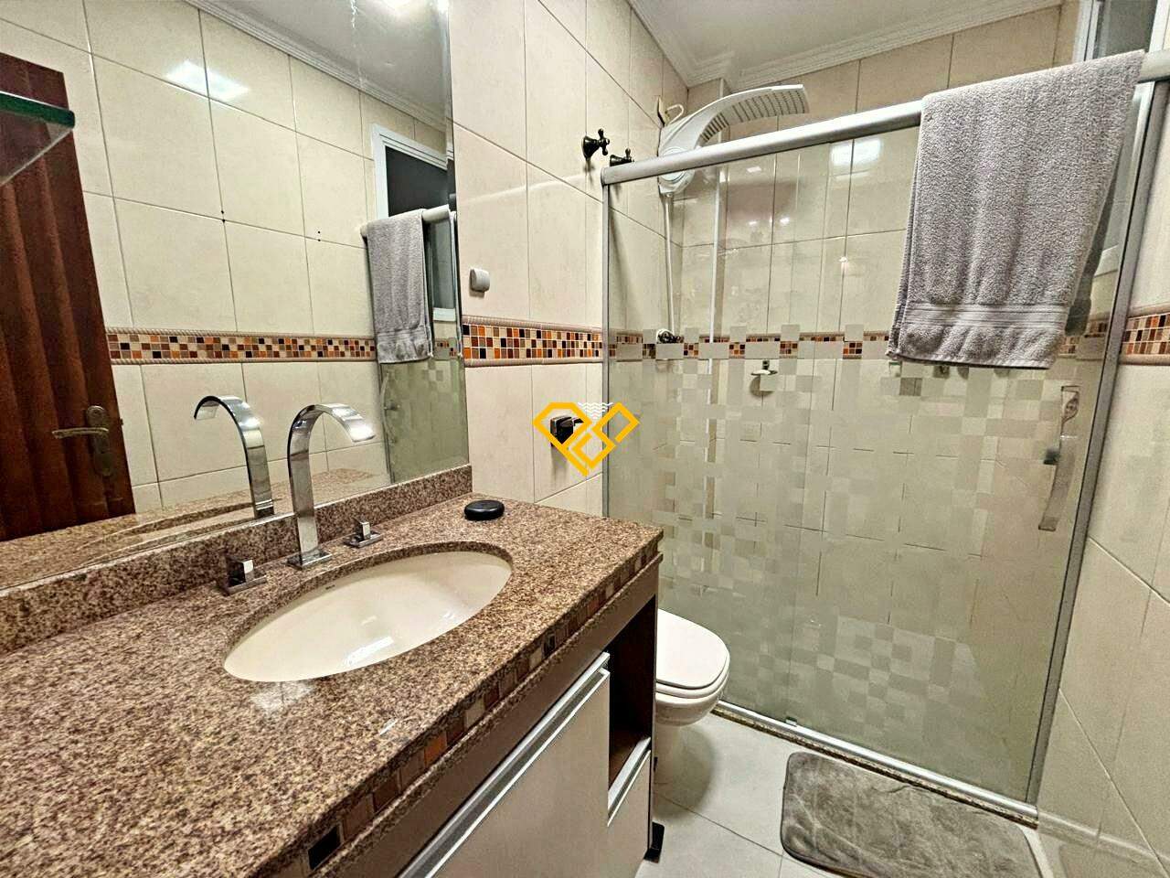 Sobreposta Alta à venda no Embaré: Wc suíte 3