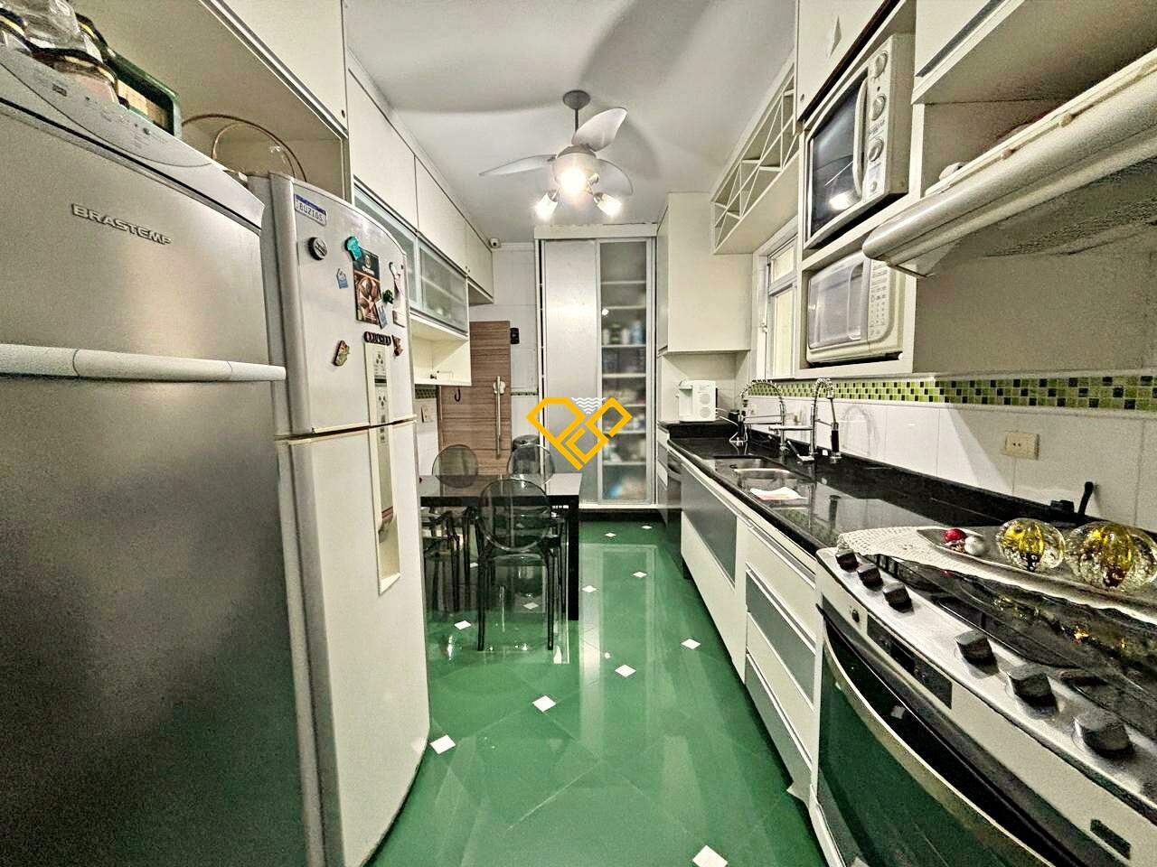 Sobreposta Alta à venda no Embaré: Cozinha