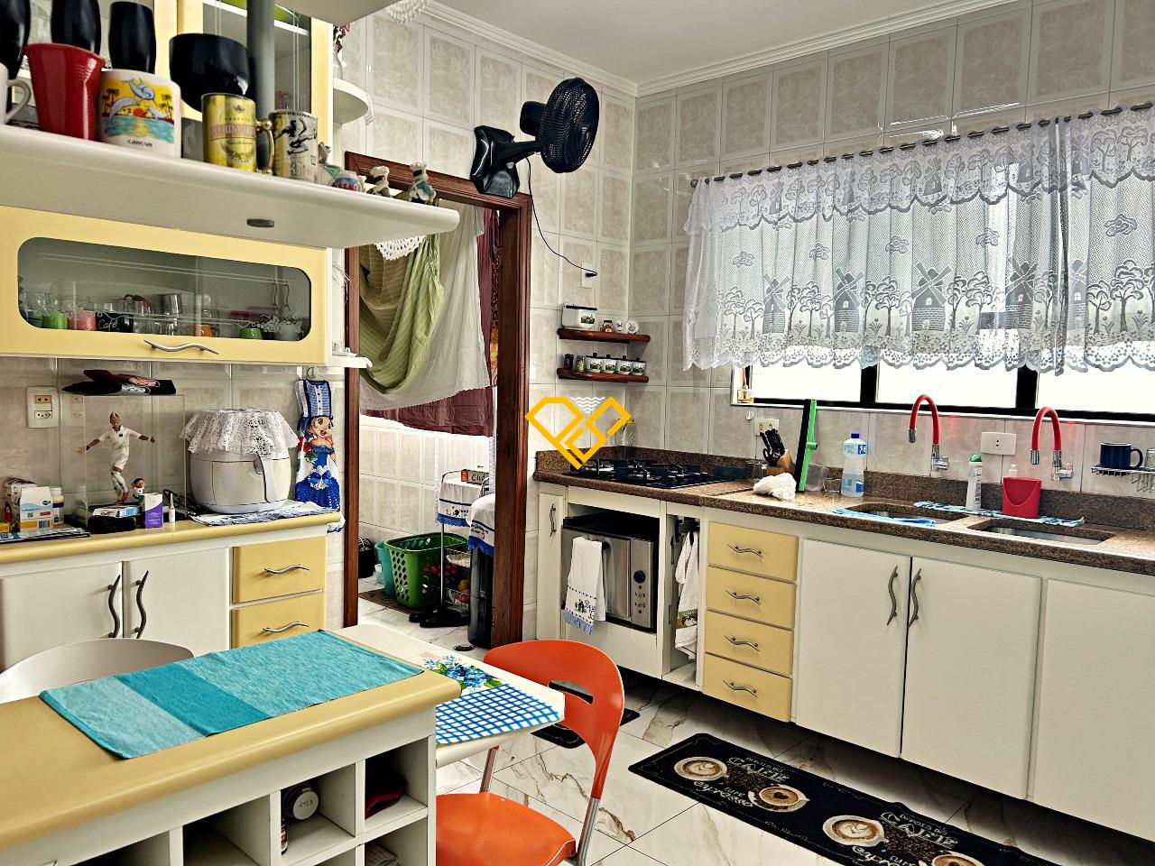 Cobertura à venda no Embaré: Cozinha