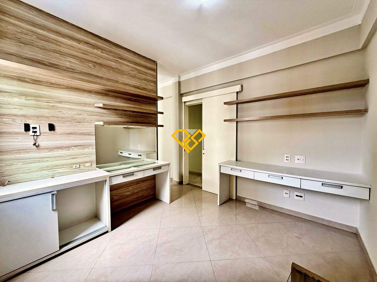 Cobertura à venda no Ponta da Praia: Suíte 2