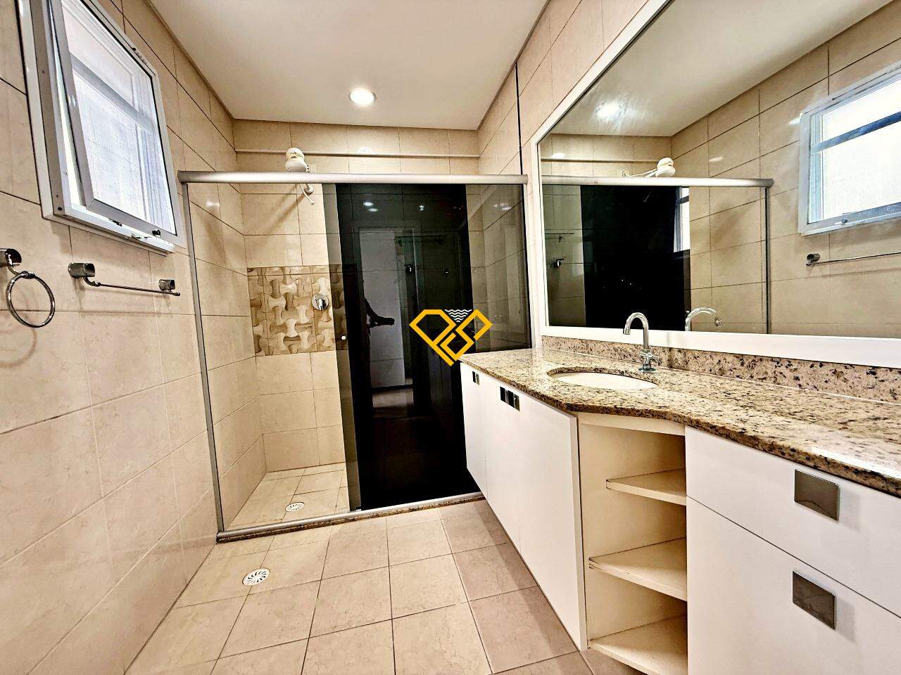 Cobertura à venda no Ponta da Praia: Wc suíte 2