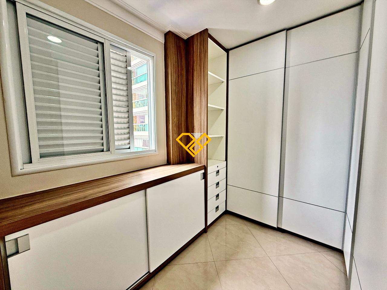 Cobertura à venda no Ponta da Praia: Suíte 3