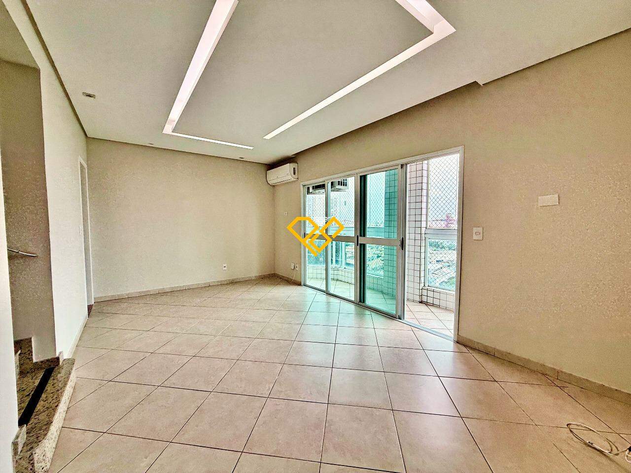 Cobertura à venda no Ponta da Praia: Sala 1° piso