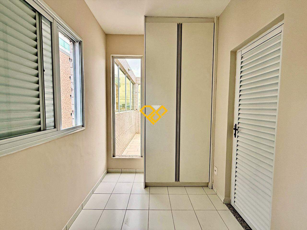 Cobertura à venda no Ponta da Praia: Dependência