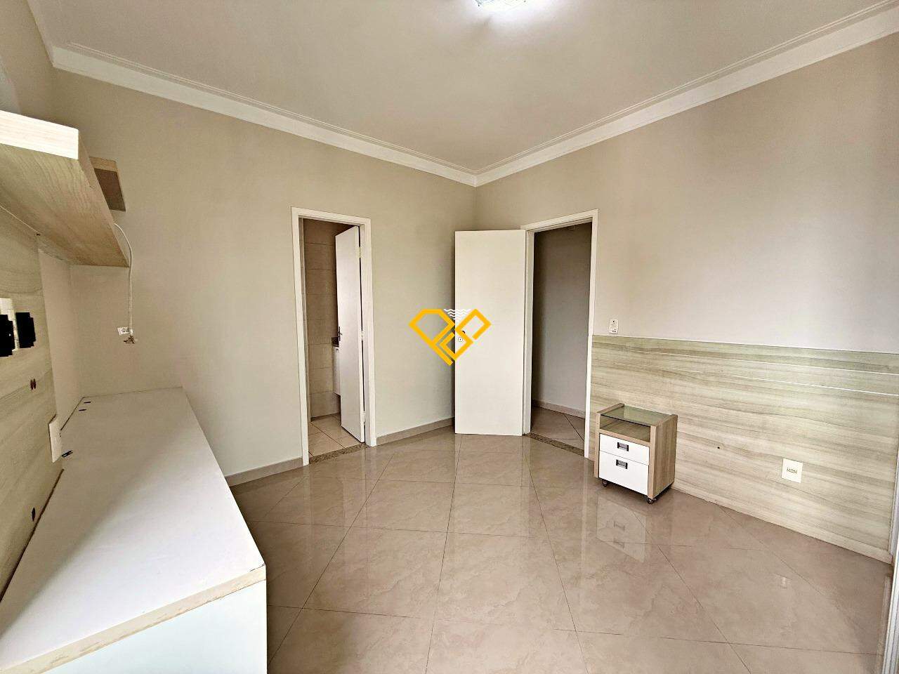 Cobertura à venda no Ponta da Praia: Suíte 1