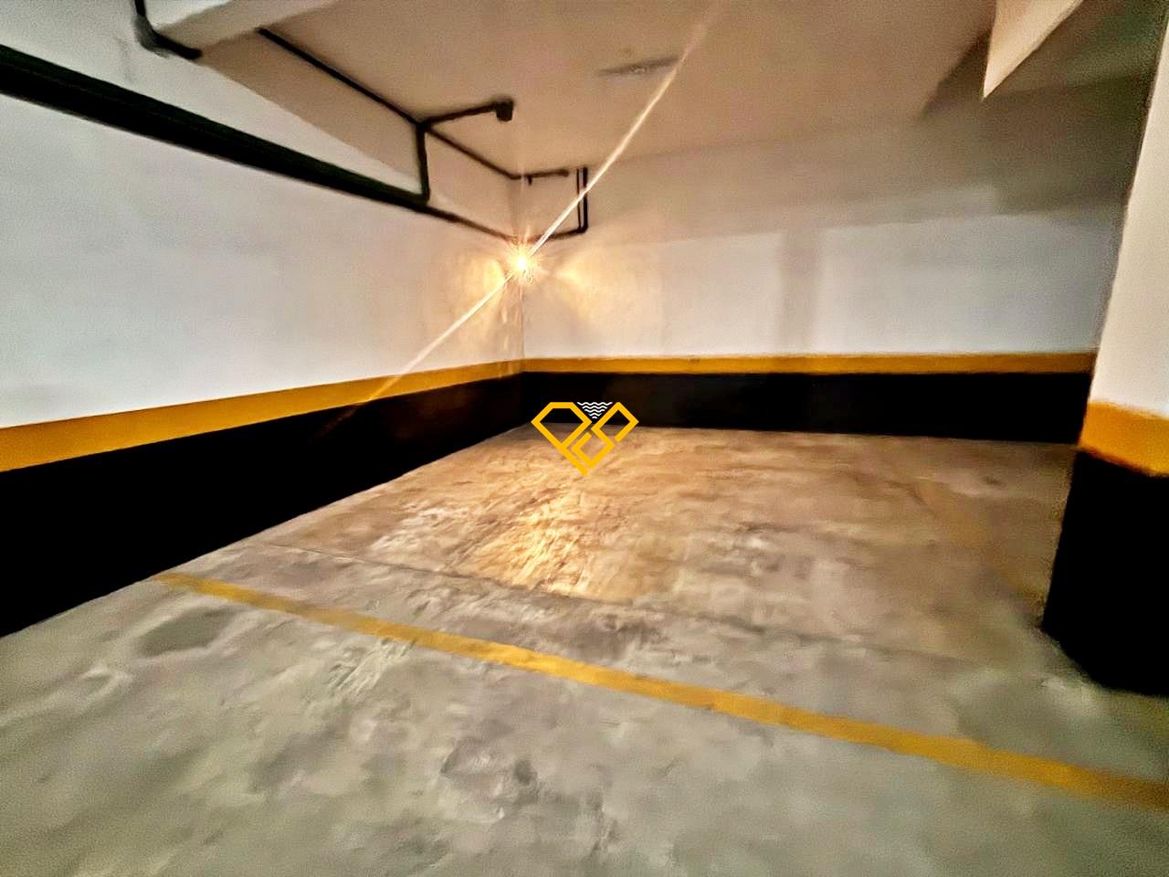 Apartamento à venda no Embaré: Garagem