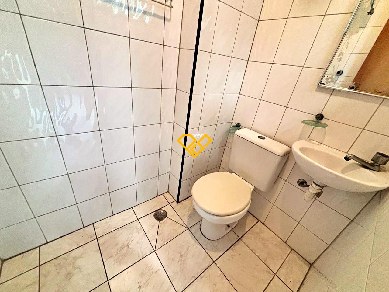 Apartamento à venda no Embaré: Wc de serviço