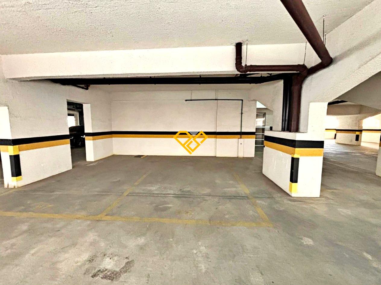 Apartamento à venda no Ponta da Praia: Garagem