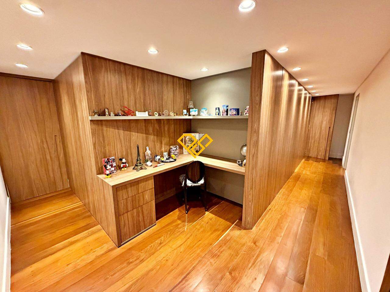 Apartamento à venda no Gonzaga: Escritório