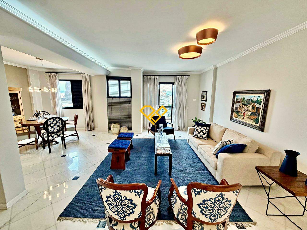 Cobertura à venda no Ponta da Praia: Sala