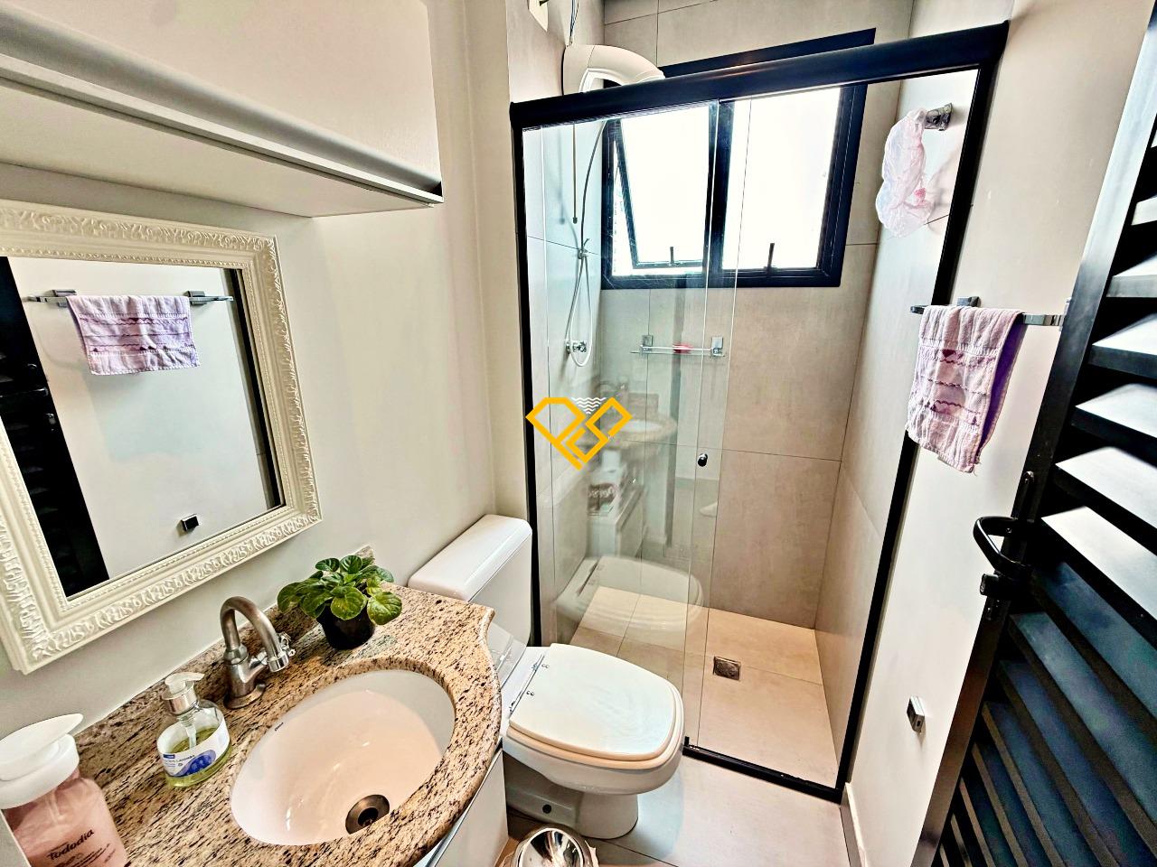 Cobertura à venda no Ponta da Praia: Wc social