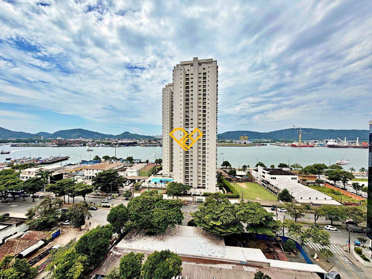 Cobertura à venda no Ponta da Praia: Vista