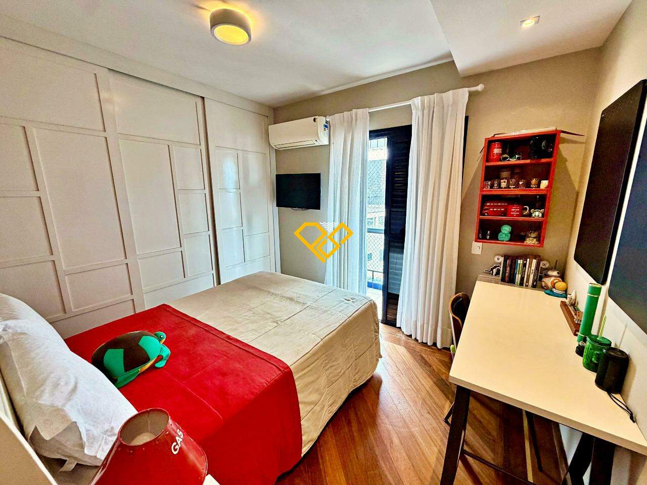 Cobertura à venda no Ponta da Praia: Suíte 2