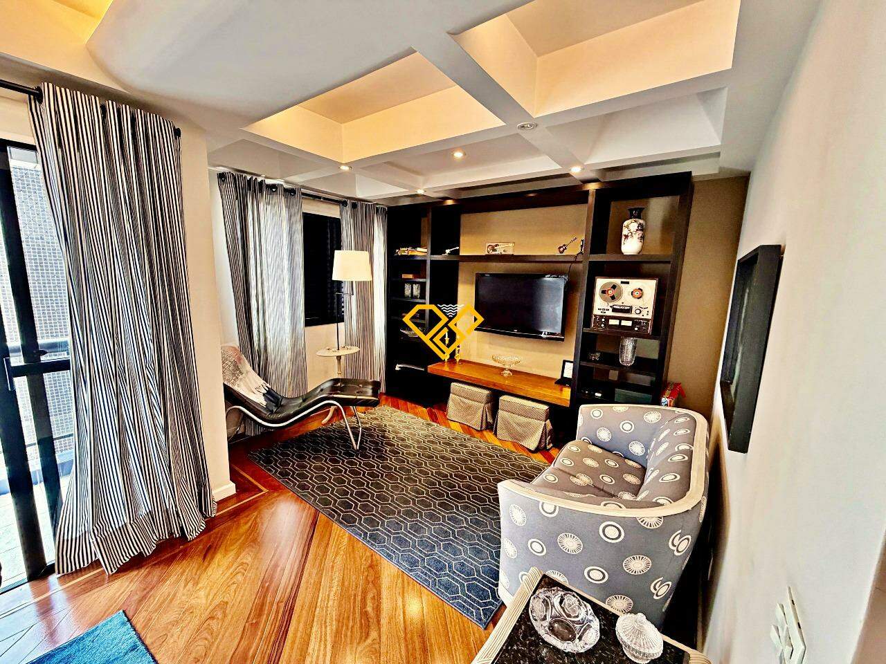 Cobertura à venda no Ponta da Praia: Sala de tv