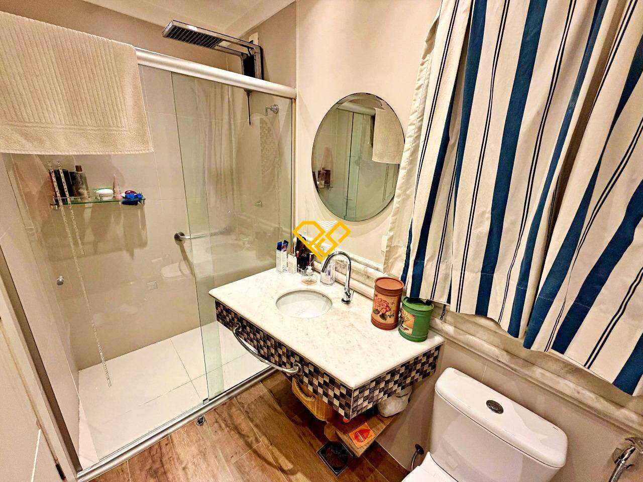 Cobertura à venda no Ponta da Praia: Wc socil