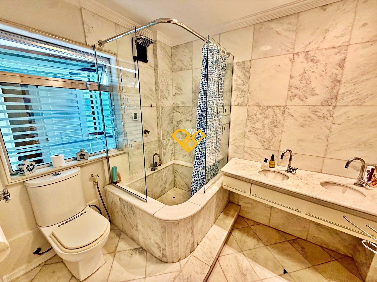 Cobertura à venda no Ponta da Praia: Wc suíte 1