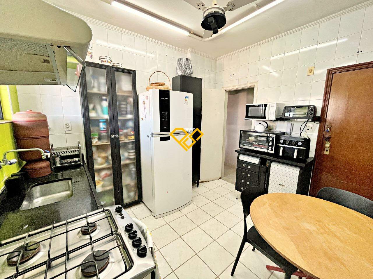 Cobertura à venda no Ponta da Praia: Cozinha