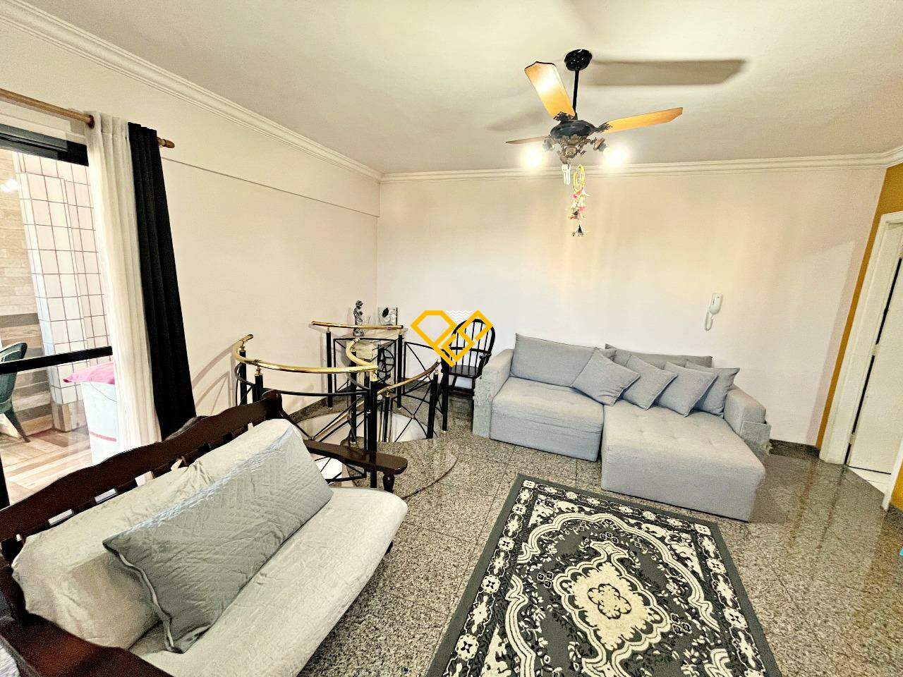 Cobertura à venda no Ponta da Praia: Sala 2° piso