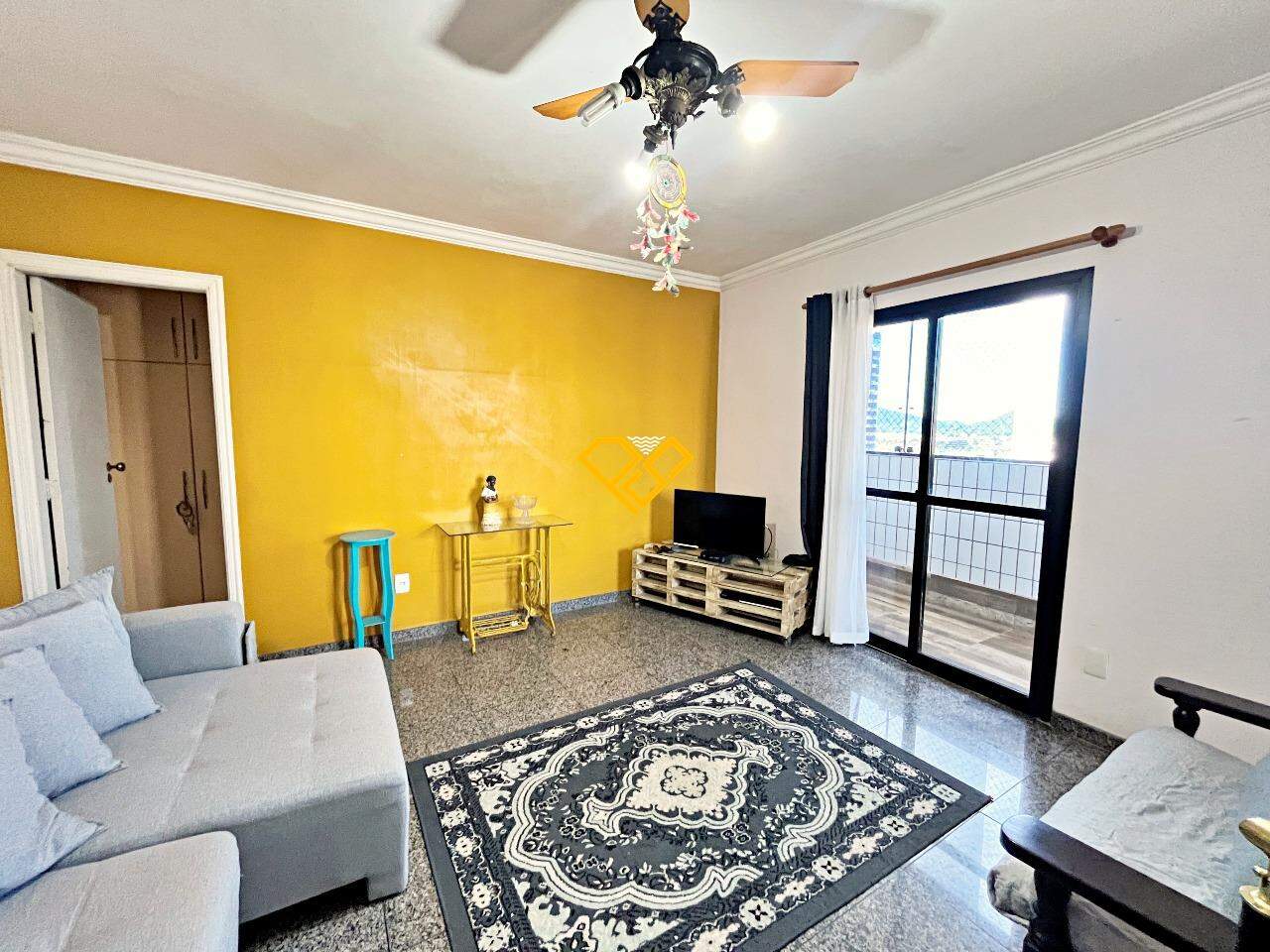 Cobertura à venda no Ponta da Praia: Sala 2° piso