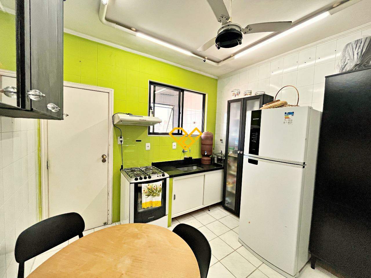 Cobertura à venda no Ponta da Praia: Cozinha