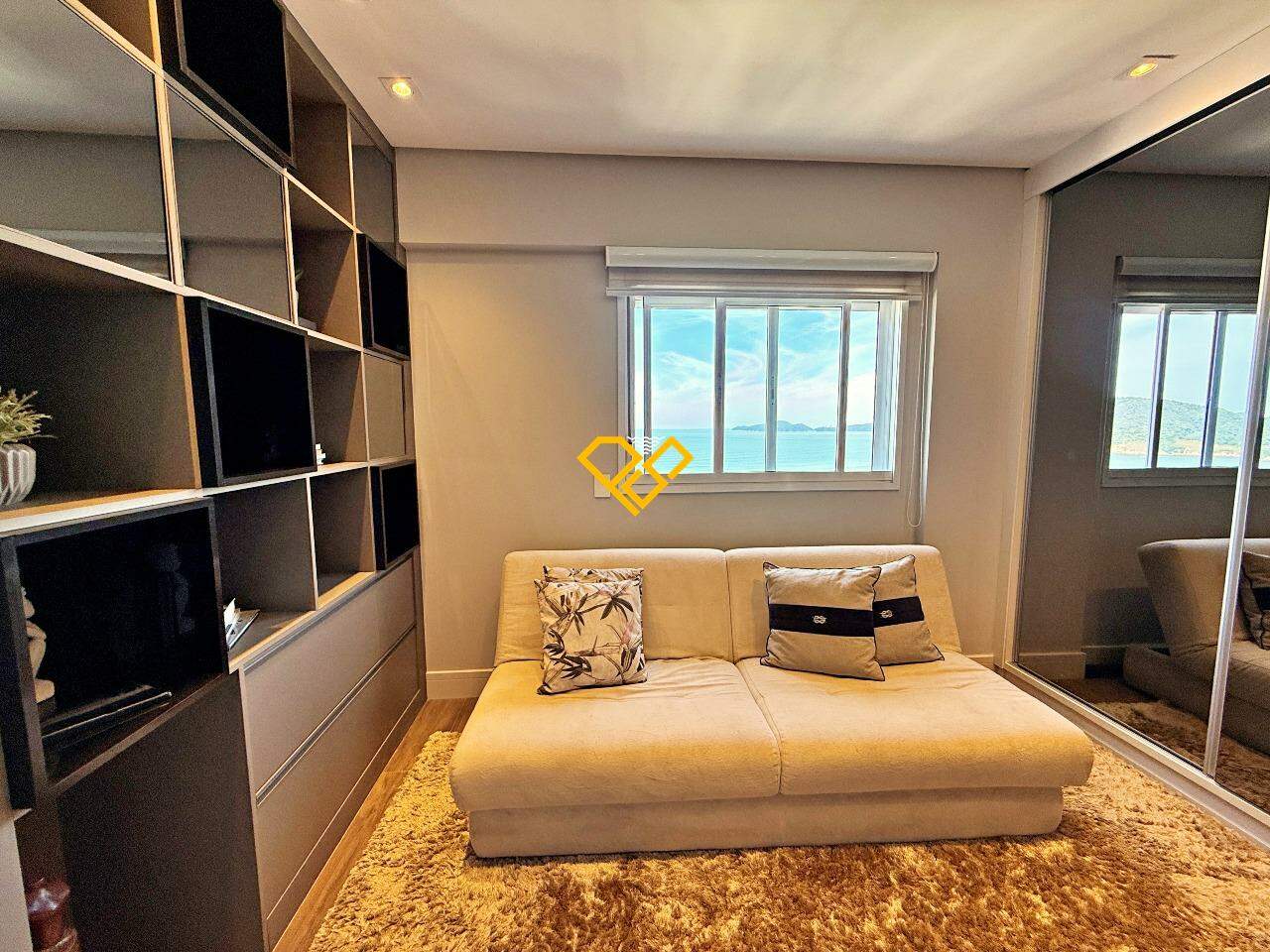 Apartamento Duplex à venda no Embaré: Dormitório 3