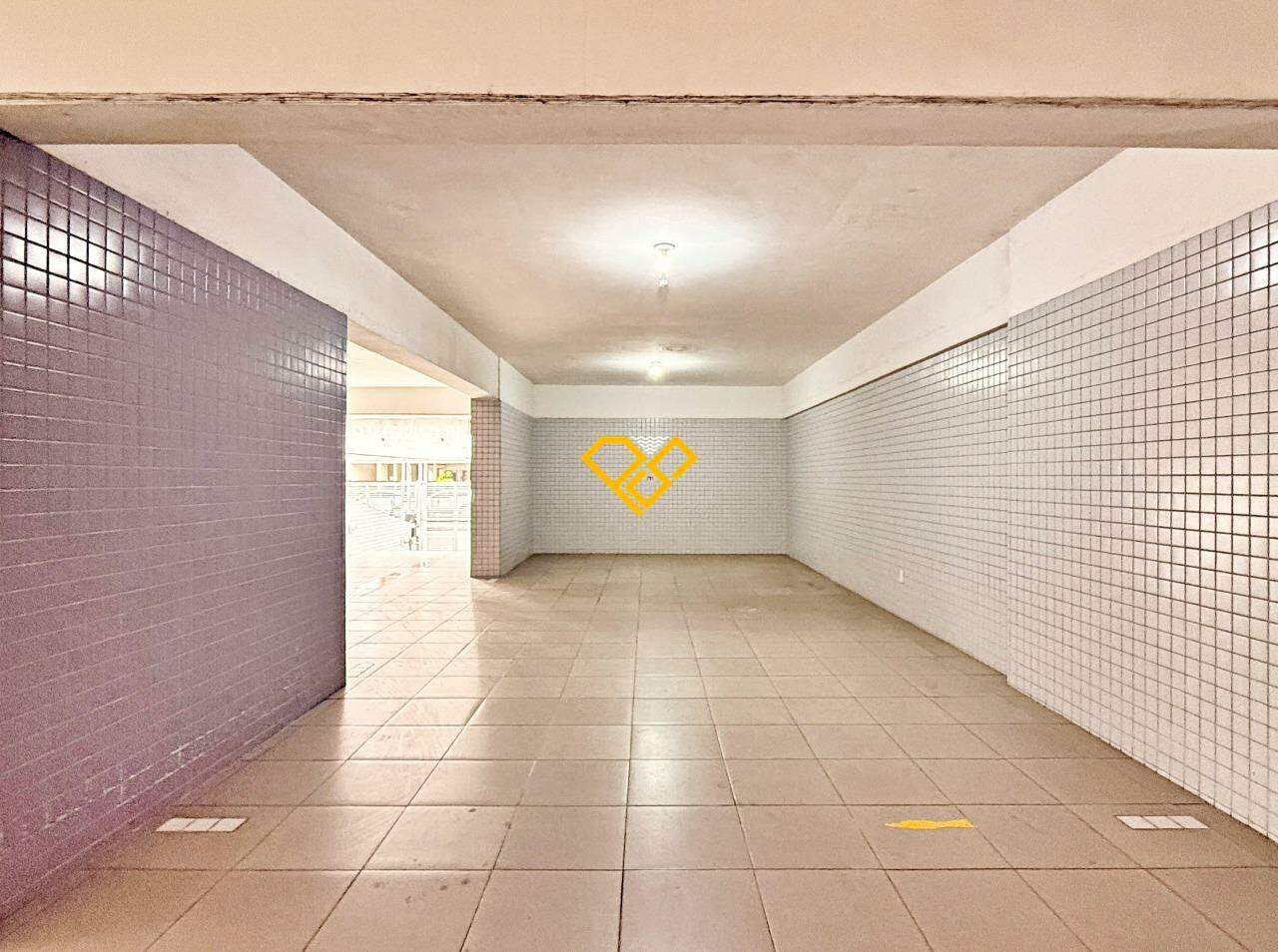 Apartamento Duplex à venda no Embaré: Garagem