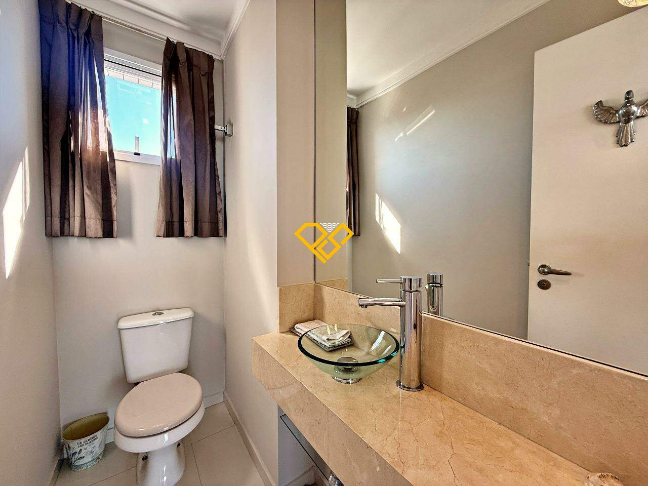 Apartamento Duplex à venda no Embaré: Lavabo