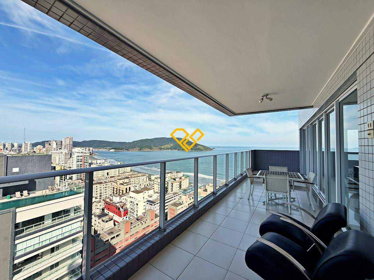 Apartamento Duplex à venda no Embaré: Varanda